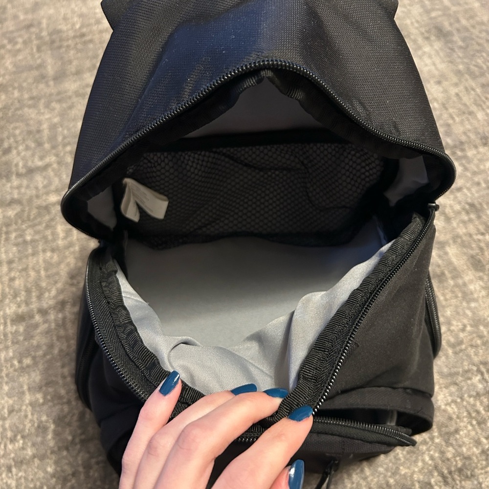 Small Case Logic Camera Backpack - image 3